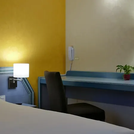 Au Relais De L'ill מלון
