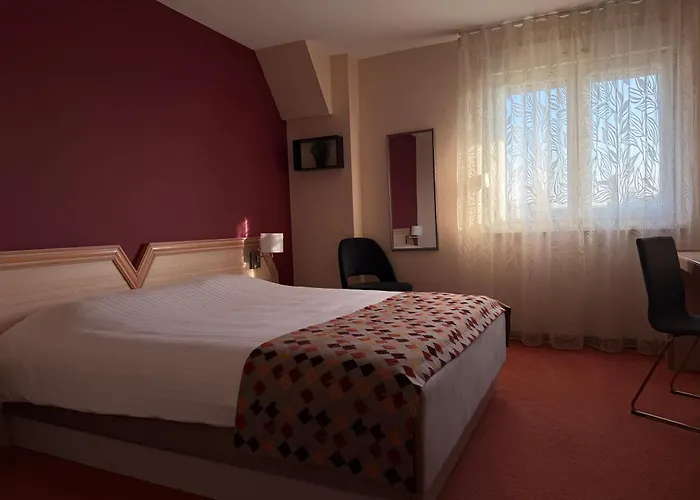 Au Relais De L'ill Hotell 3*