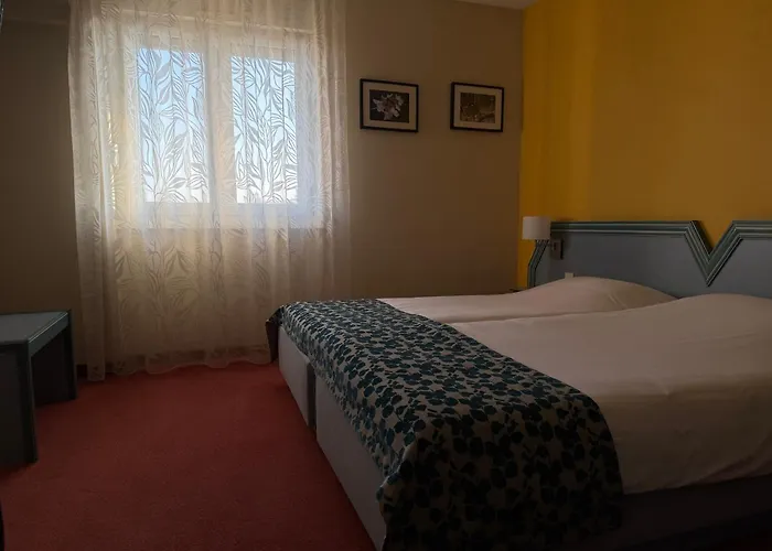 Au Relais De L'ill Hotell 3*